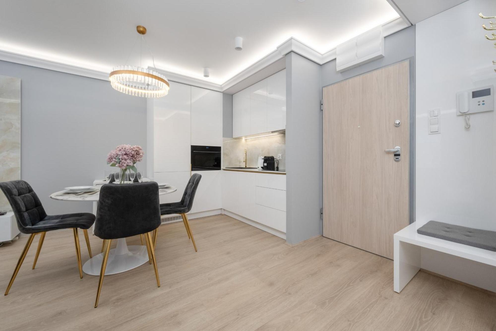 Elegant Apartment With Balcony By The Oder River In Wroclaw By Renters Prestige Eksteriør billede