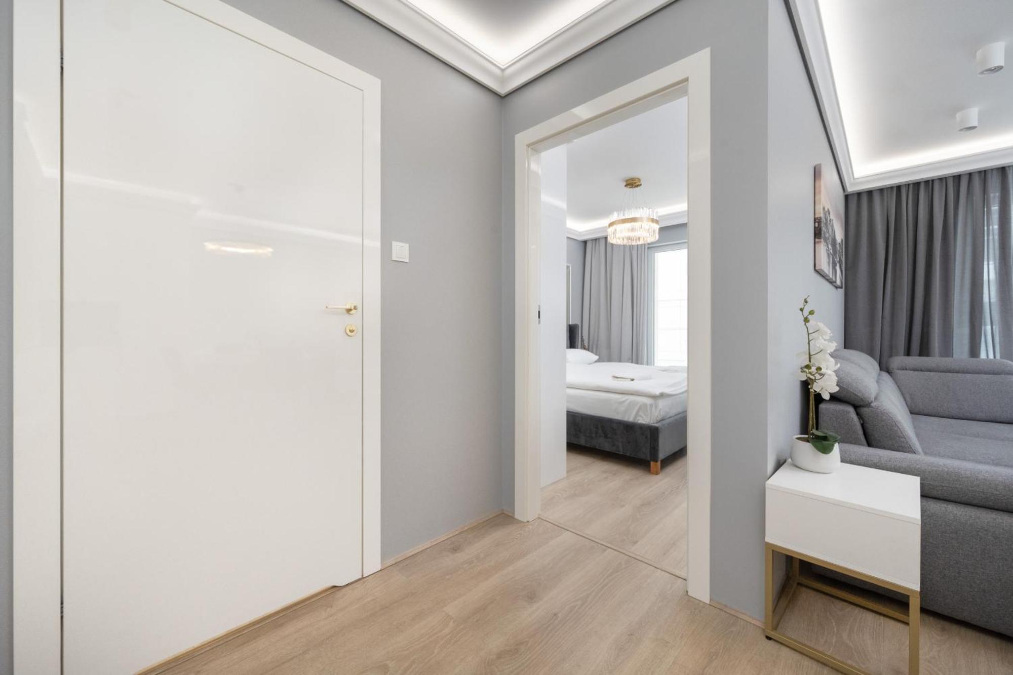 Elegant Apartment With Balcony By The Oder River In Wroclaw By Renters Prestige Eksteriør billede