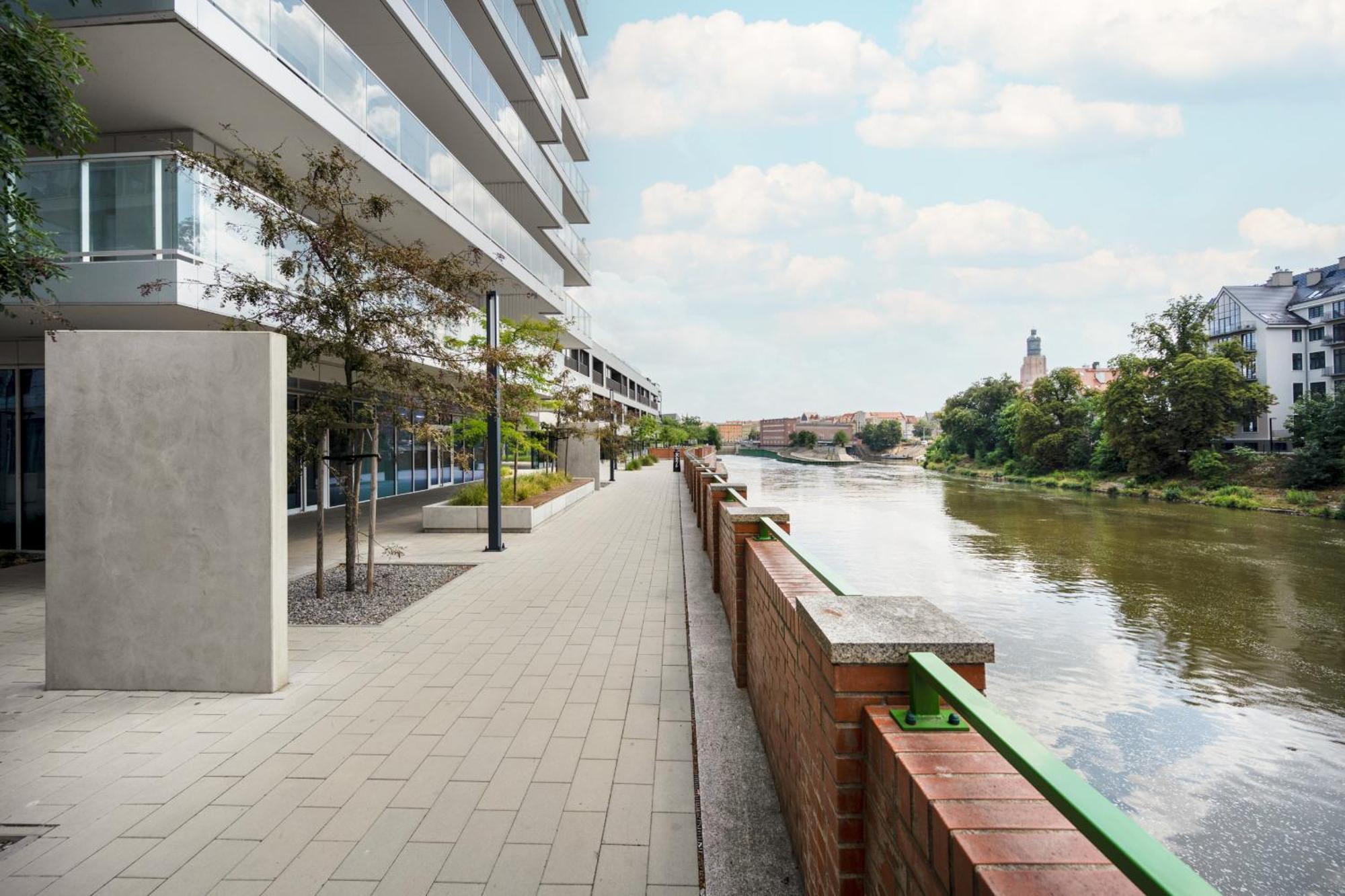 Elegant Apartment With Balcony By The Oder River In Wroclaw By Renters Prestige Eksteriør billede